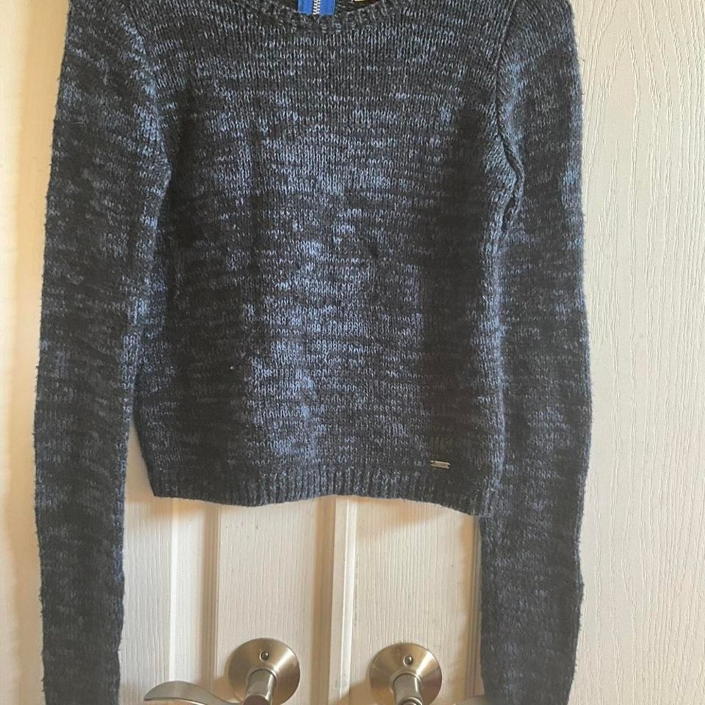 Hollister Blue and Black Zip Sweater -‎ Size Small - Picture 6 of 8